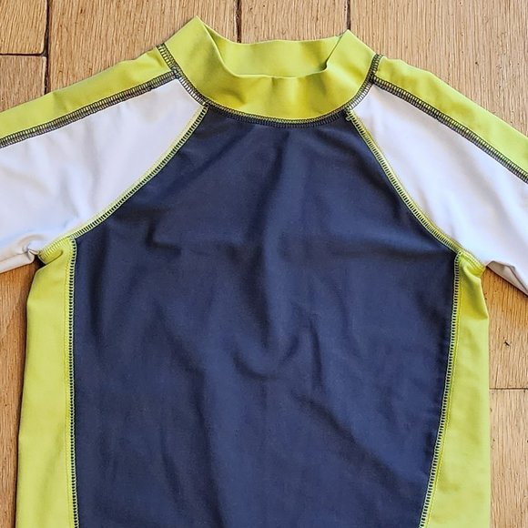 Circo Gray/White/Green High Neck Rash Guard Size 4T - Picture 3 of 7